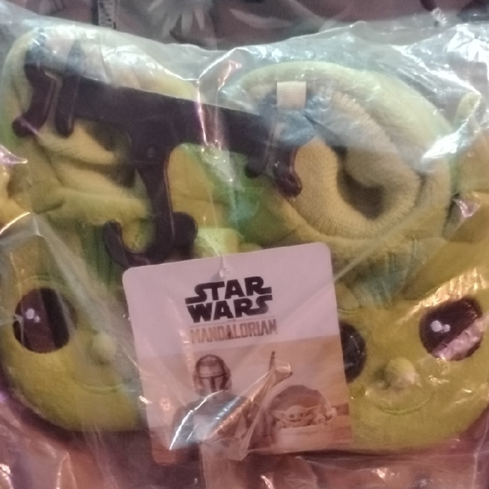 Star Wars Mandalorian Green Plush Slippers